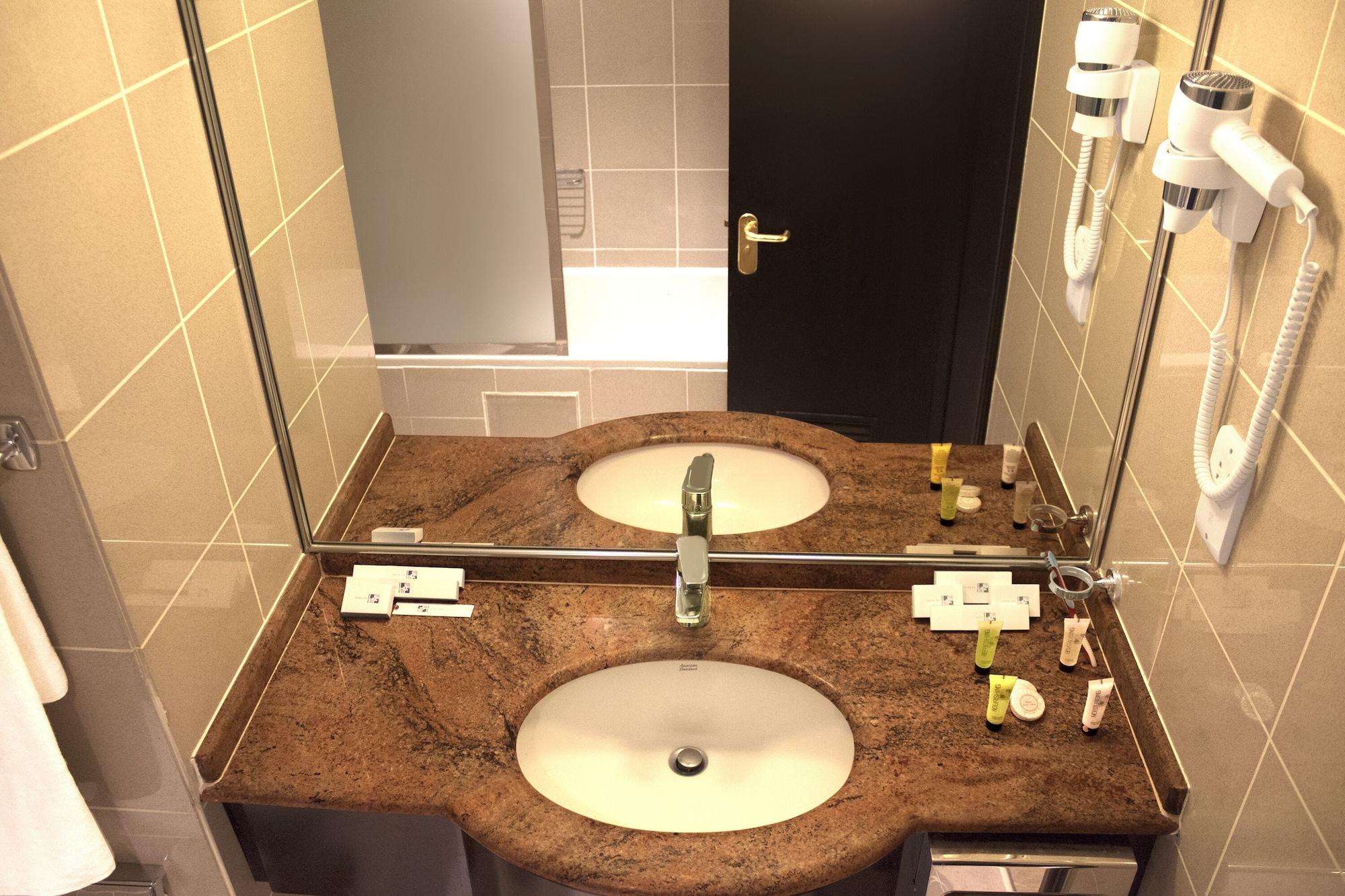 Готель Swiss-belinn 3*